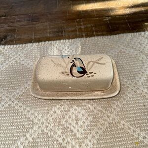 Red Wing Bob White Speckled Ceramic Butter Dish Blue-Accent Bird Motif - Beige